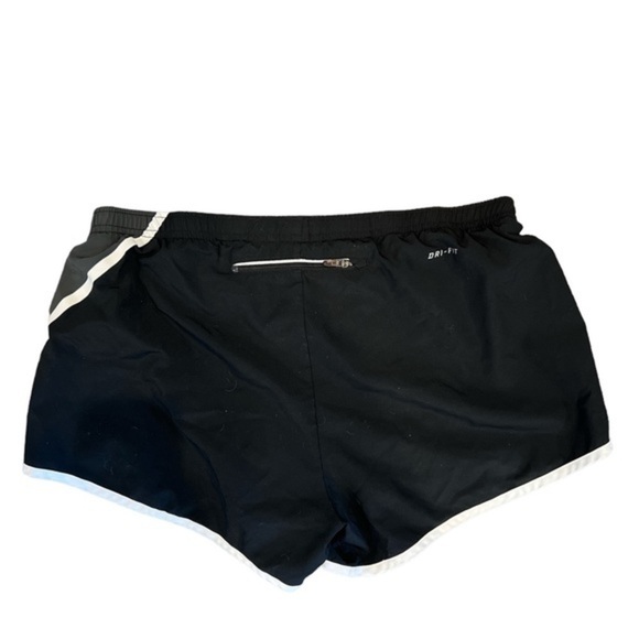 Nike‎ shorts - Picture 2 of 3